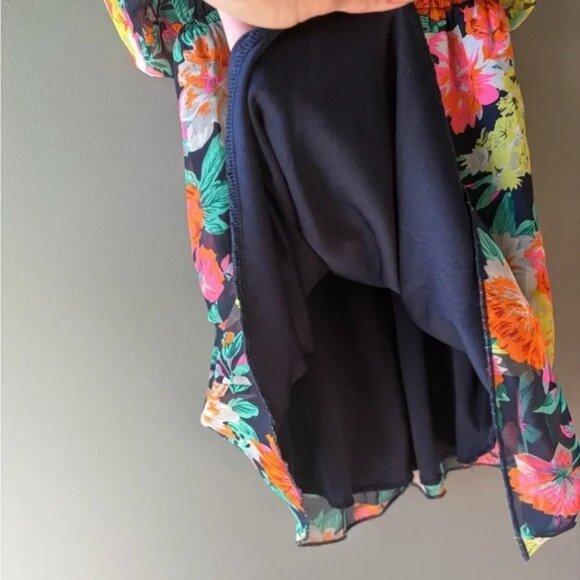 Seductions, size small, halter top, lined mini dress, bright floral pattern - Picture 5 of 5